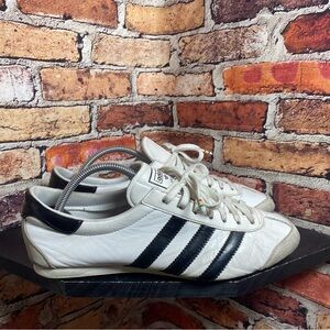 Adidas training 76 white black